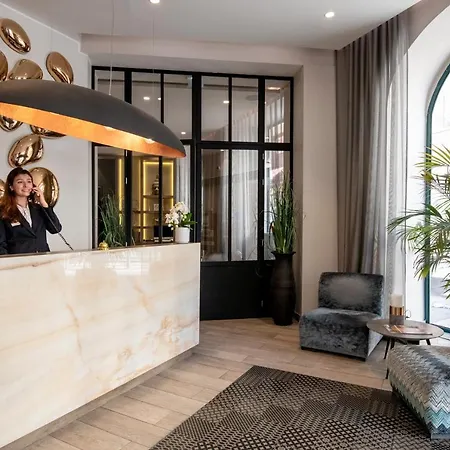 Отель Western Cosy 4*